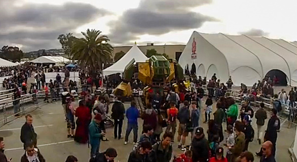 8年前、4m級の巨大ロボットが戦う日米決戦があった！熱狂した壮絶デュエルを振り返る