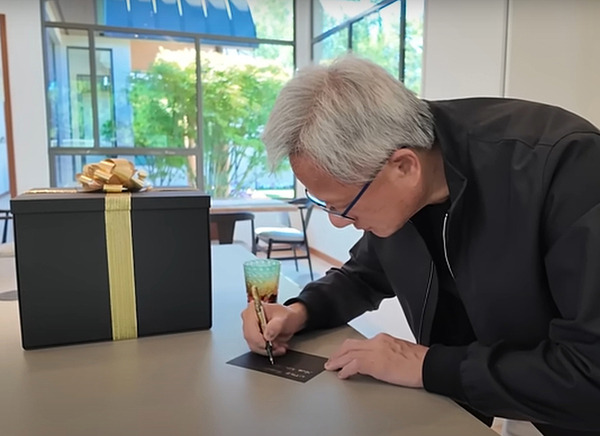 NVIDIA、ヒューマノイドにも最適な「Jetson AGX Thor」ついに正式発表　超小型AIコンピュータ、AI演算性能が7.5倍も向上