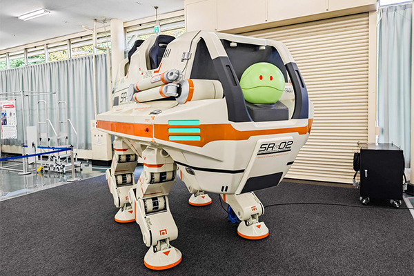【速報】ガンダム「ハロ」が乗った可愛い「巨大4足歩行型ライド」と「多脚ロボット」を万博でアスラテックが展示へ