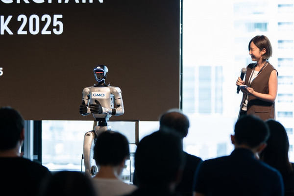 GMO AIR・PeopleXが協業、国内初のAI対話搭載ヒューマノイドロボット派遣サービス「G1」スタート