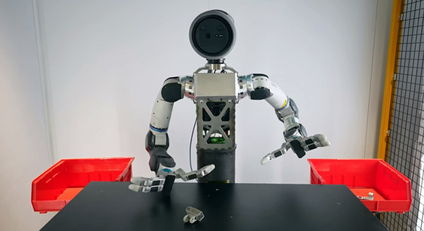 ボストン・ダイナミクスとトヨタ（TRI）がヒューマノイドの高性能グリッパーを開発中　器用に手を使う動画が話題に