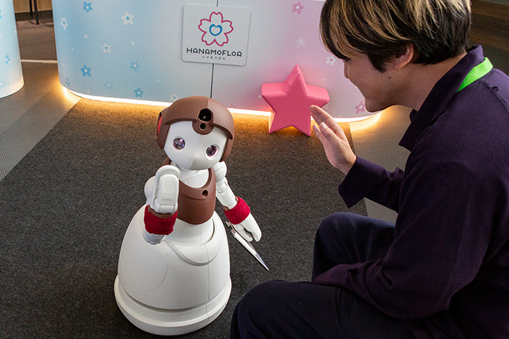 ソニーの子ども型見守り介護ロボット「ハナモフロル」ハナちゃんとの会話体験、癒されました♪　「Open Day」レポート(3)
