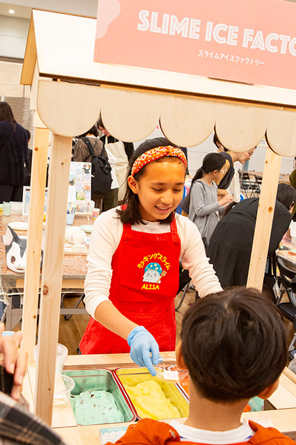 ロボットとの“ちょっと先の未来”を体験！ 家族連れやカップルでにぎわう「ちょもろー2025」竹芝で開催　ともだちロボットが人気