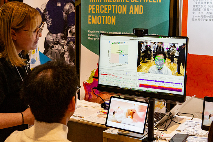 ロボットとの“ちょっと先の未来”を体験！ 家族連れやカップルでにぎわう「ちょもろー2025」竹芝で開催　ともだちロボットが人気