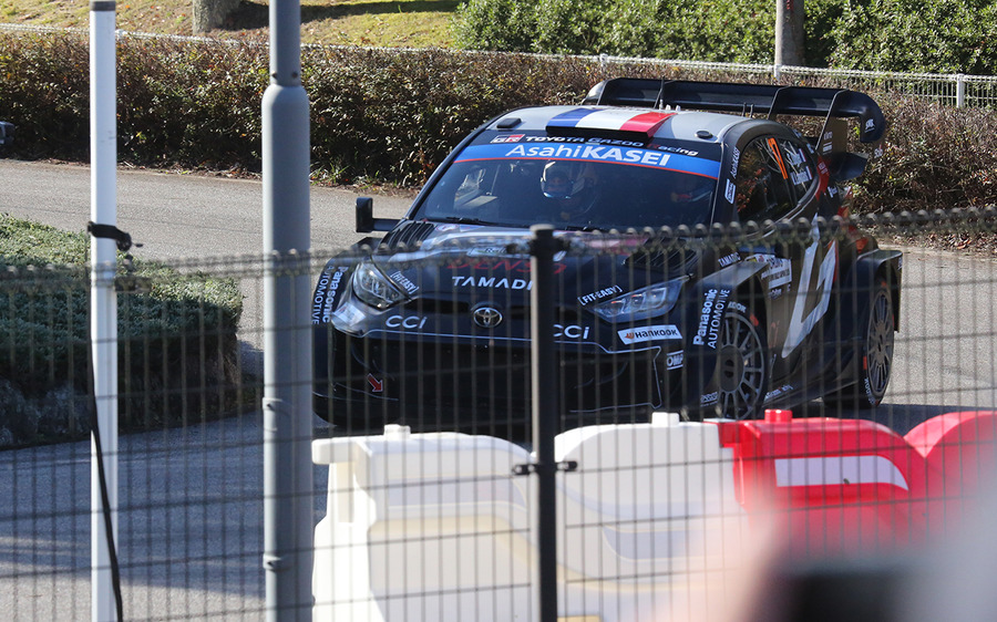 ラリージャパン開幕！トヨタGRドライバー同士のチャンピオン争いが始まる、シェイクダウンのトップはエバンス