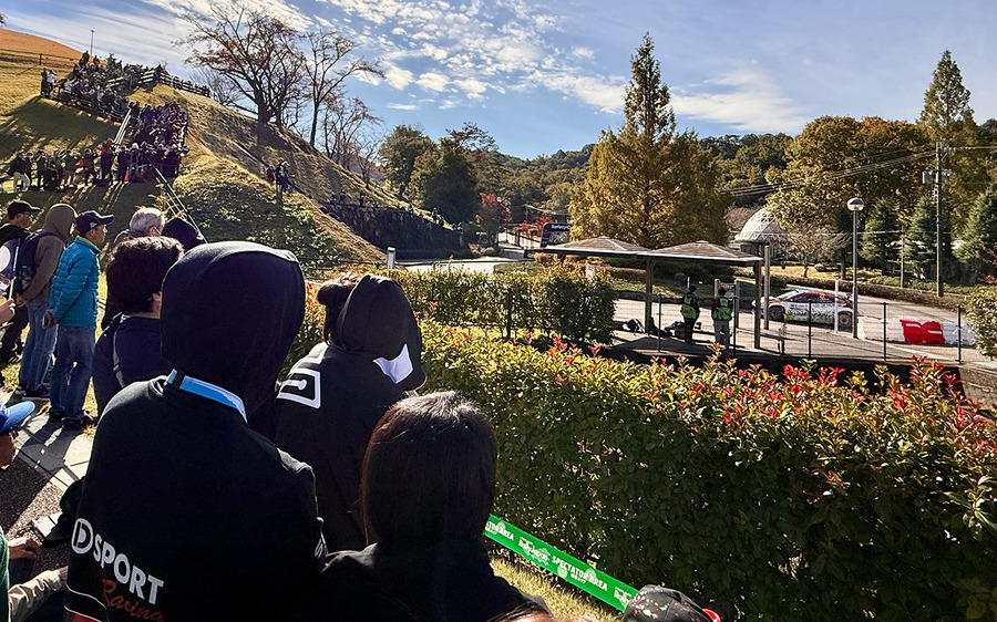 ラリージャパン開幕！トヨタGRドライバー三つ巴のチャンピオン争い、シェイクダウンのトップはエバンス