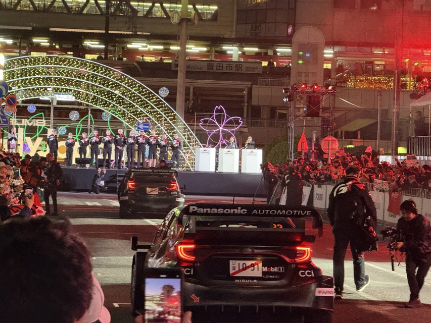 WRCラリージャパン開幕セレモニー、ラリーカー全51台が集結！ファン熱狂のパレード披露