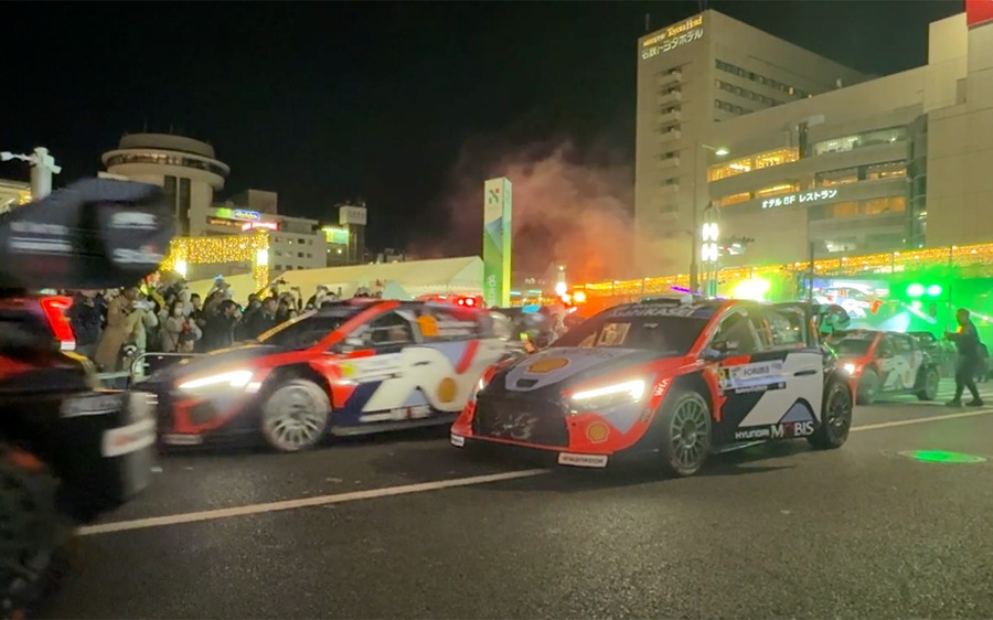WRCラリージャパン開幕セレモニー、ラリーカー全51台が集結！ファン熱狂のパレード披露