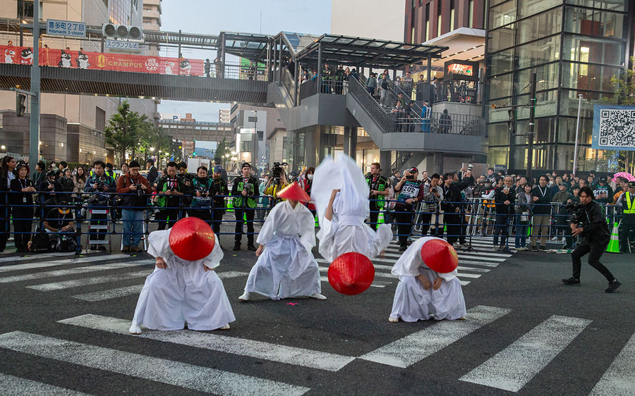 WRCラリージャパン開幕セレモニー、ラリーカー全51台が集結！ファン熱狂のパレード披露