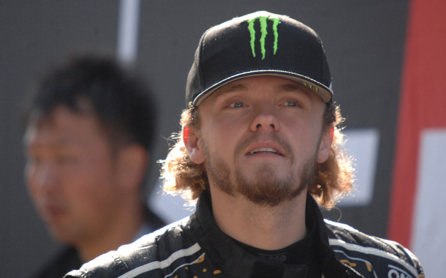 白熱のWRCラリージャパン、オジエが首位死守、勝田が肉薄！人気のサービスパークに歓声が響く