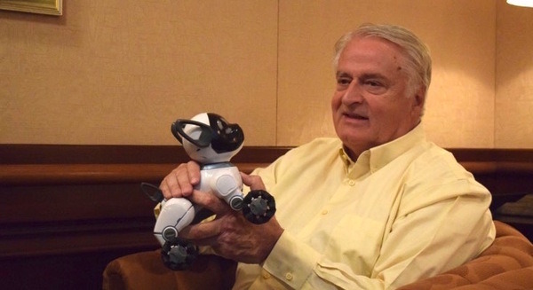 ソフトバンクから販売の犬型ロボット「Meet CHiP」、飼い主とのコミュニケーションを主眼に 画像