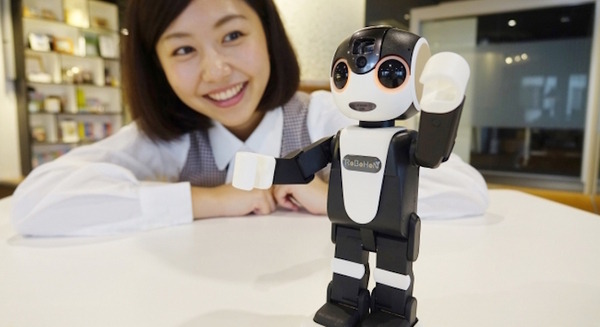 ロボホンを持ってない開発者でも実機で検証可能な「ロボホンテストルーム」が開設 画像