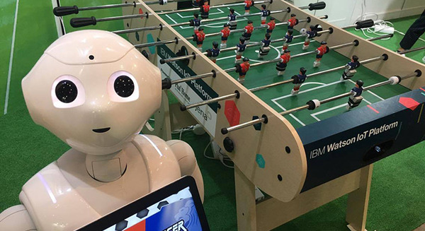 【神崎洋治のロボットの衝撃 vol.30】PepperとWatson IoTが連携してサッカーの実況中継、Pepper導入事例をジェナに聞く(2) 画像