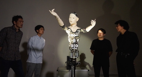生命らしさを持つ「機械人間オルタ(Alter)」が発表 画像
