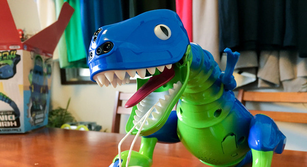 まるでゴジラのような恐竜型ロボット「ハロー！ダイノ ネオ」レビュー 画像