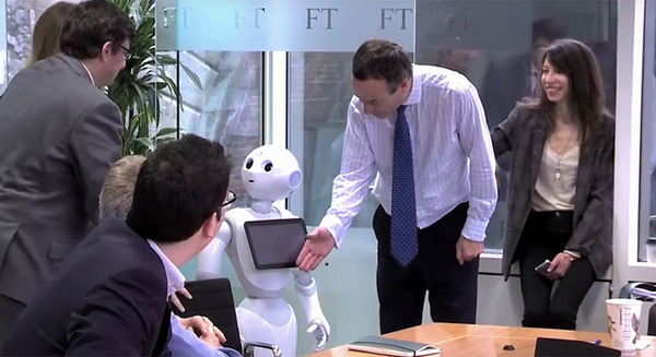 フィナンシャル・タイムズにPepperがやってきた / シリコンバレーでPepperが初仕事 / 海外でも日本のロボットが話題に! 画像