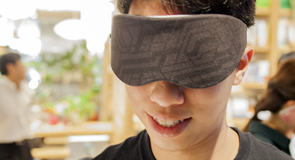 ハイテク快眠アイマスクが寝つきの悪さや寝起きのだるさを解消するしくみ 話題の「ニューローン」(NEUROON)の日本上陸を+Styleが正式発表 画像