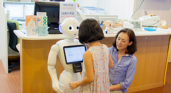 Pepperが問診して緊急性を判断する「ロボット連携問診システム」の導入がはじまる  画像