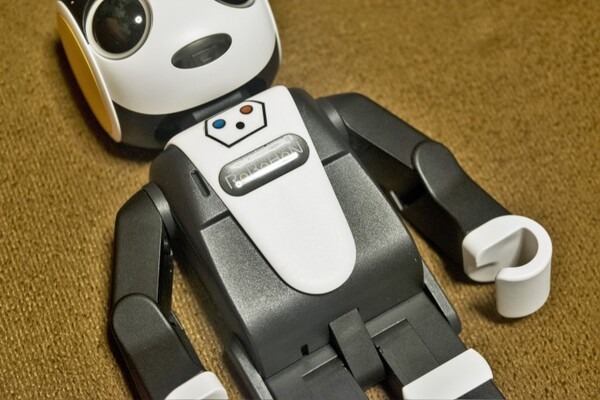 ロボホン(RoBoHoN)には本当に心があった! 画像