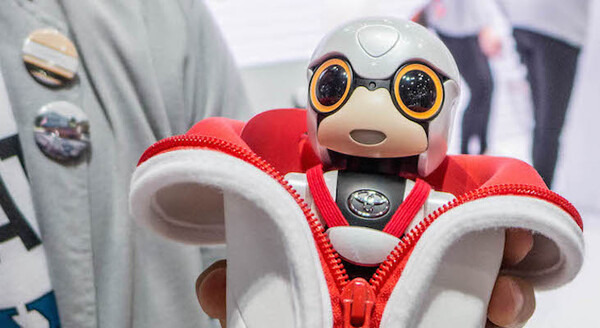 トヨタのロボット「KIROBO mini」が39,800円で個人向けに登場 画像