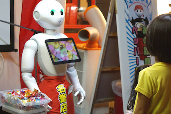 Pepperが天下一品の店長に就任したそうなので見てきました。 画像