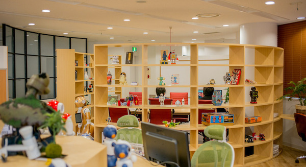 本日、ロボスタが本社移転しました! オフィスは5倍に拡大、50体以上のロボットの展示も 画像