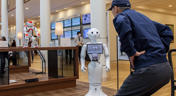 北里大学病院でPepperによる「体操評価付き健康啓発ロボットシステム」の実証実験を実施! 医学的な視点で捉えた体操指導ロボットとしては初 画像