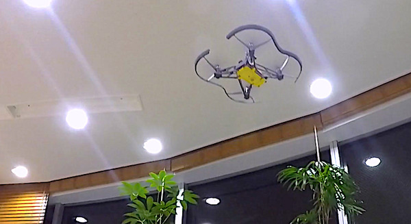 Parrot製、小型ドローン「Minidrones」レビューvol.2「飛ばしてみた！」 画像