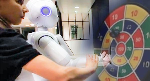 【またもや】Pepper+ AI が今度はダーツに挑戦!! 果たして中央の的に当てられるようになるのか!? 画像