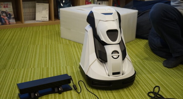 Cerevo開発のプロジェクター搭載の可変型ホームロボット「Tipron（ティプロン）」を動かしてみました！【1/10追記あり】 画像