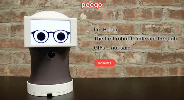 【GIFボット】デスクトップ型コミュニケーションロボット「Peeqo」、顔にアニGIFを表示する感情表現が何気に凄い 画像