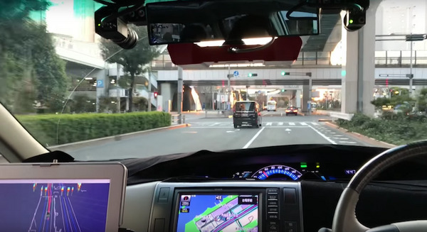 ZMP、自動運転の「公道走行実験」の動画を公開！ 信号認識、レーンチェンジなどの走行テストも 画像