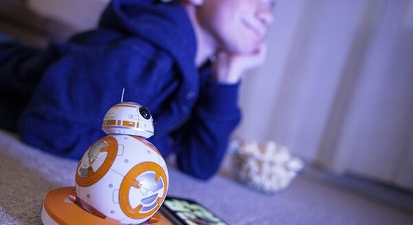 みんなで観ると映画はより楽しい!! BB-8と一緒に「ローグ・ワン／スター・ウォーズ・ストーリー」を観よう 画像