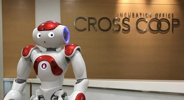 CROSSCOOP SINGAPORE、受付業務省力化に向けてNAOを使った実験結果を発表 画像