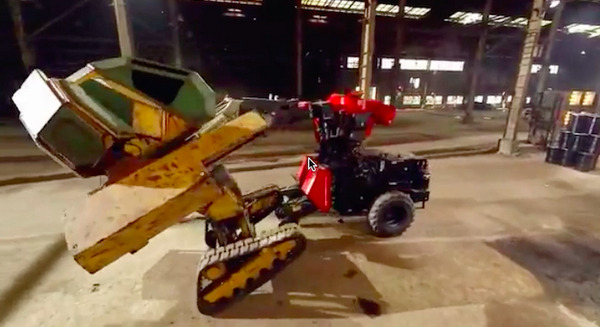 【動画あり】日米巨大ロボット対決「水道橋重工」vs「MegaBots」、クラタスが1体目を倒すも、2体目のチェーンソーに敗れる 画像