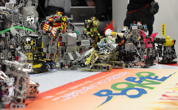 子供から大人まで楽しめるロボット競技大会「第26回ROBO-ONE（ロボワン）」 画像