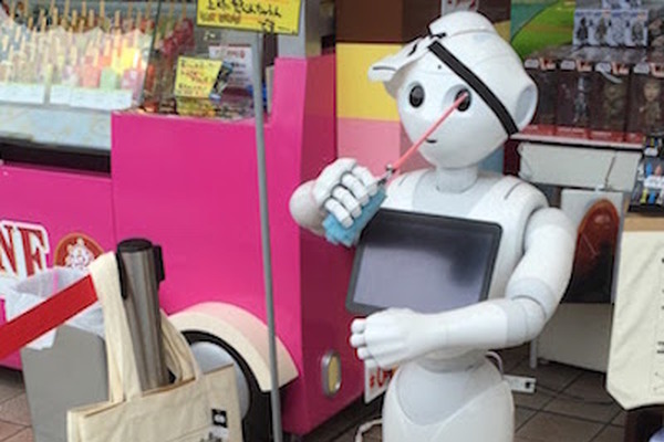 【実演販売】Pepperがライトセイバーを売ってたよ 画像