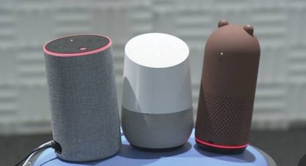 周囲に気づかれずに離れたスマートスピーカーを第三者が操作可能、早稲田大学が実験 画像