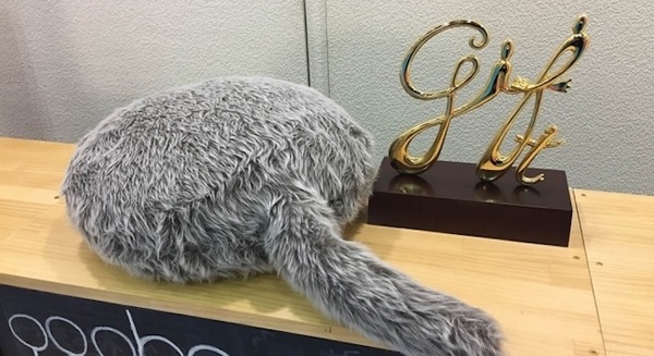 しっぽ型ロボット「Qoobo」、新製品コンテスト大賞を授賞　400以上の新製品から 画像