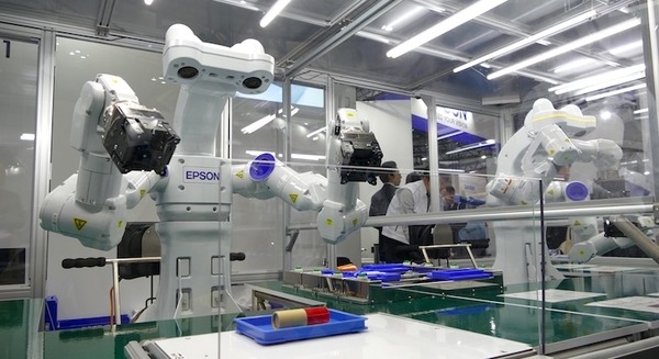 セイコーエプソンが自律型双腕ロボット「WorkSense」で拡大する自動化領域　Science Robotics Meeting2018から 画像