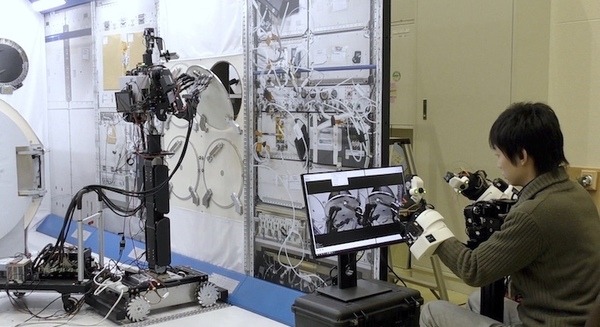 MELTINのアバターロボット、JAXAと実証実験　地上からの遠隔操作で宇宙飛行士の定型作業代替へ 画像