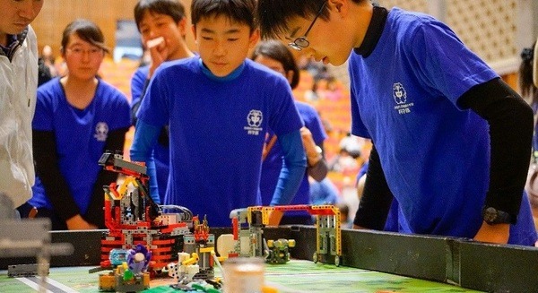 FIRST Japanが国際ロボット競技会「FLL 学校チャレンジ」の参加校を募集！全国の小中学校にレゴ・ロボット教材を無償提供支援 画像