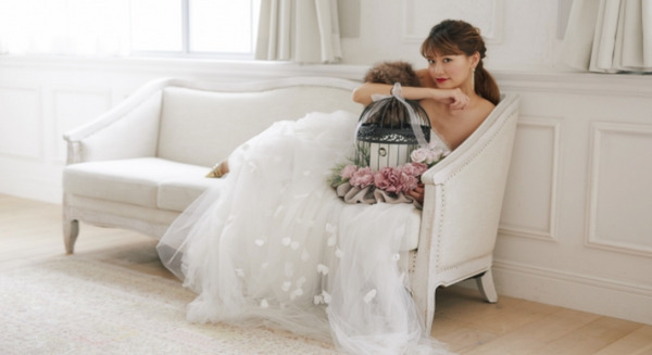 【フォトジェニックな結婚式】想う気持ちだけを届ける鳩時計型IoTデバイス「OQTA」に花嫁専用のブライダル仕様を追加 画像