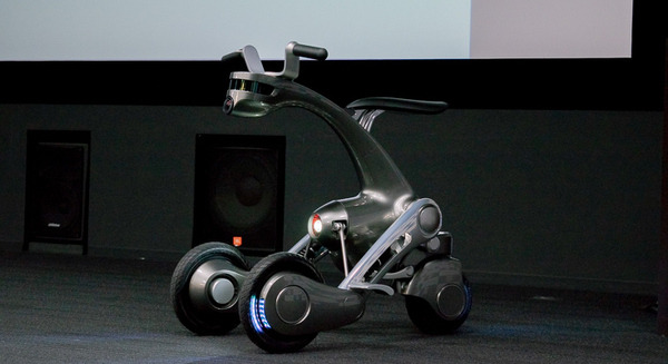 【動画あり】バイクに変形するロボット「CanguRo」千葉工大fuRoが開発　人機一体の操作性 画像