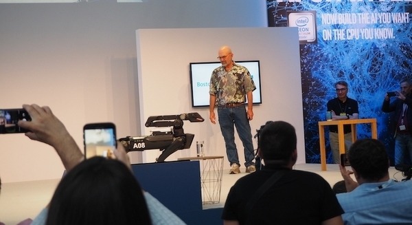 「日本はロボットに対してもっとポジティブ」ボストン・ダイナミクスCEOがドイツ・CEBITで語る 画像