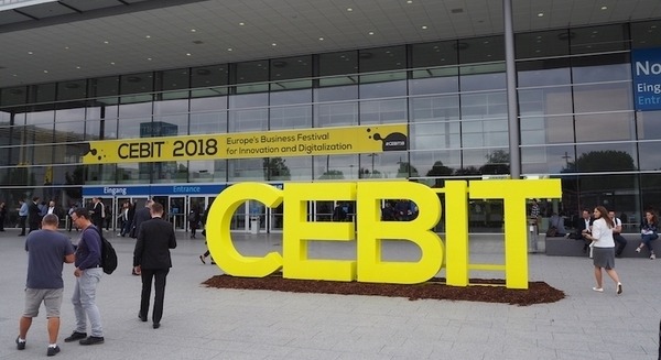 リニューアルしたドイツの「CEBIT」でロボットは? Pepperやロボットバンドが存在感 画像