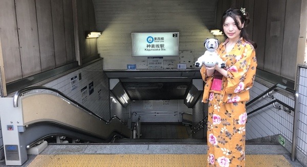 【aiboと散歩vol.4】本物の犬から見たaiboの第一印象は? 犬とaiboを対面させてみた 画像