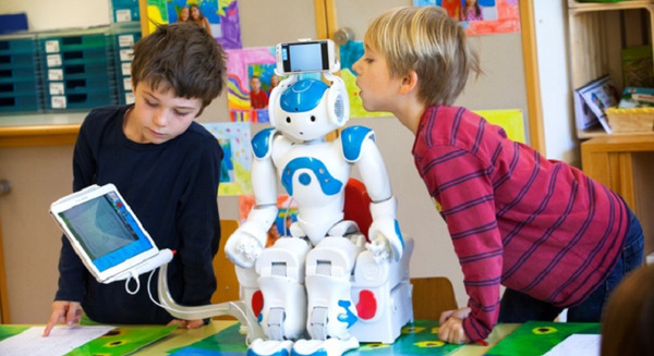 ヒューマノイドロボット「NAO」が自閉症の療育を支援　日本サード・パーティの「Ask NAO」 画像