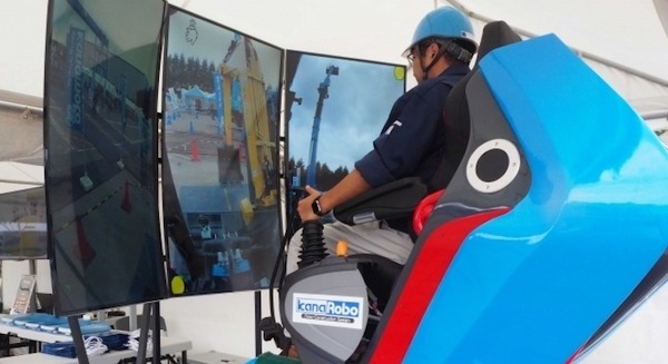 アスラテック、建設機械遠隔操縦人型ロボット「KanaRobo」向け体験型コックピットコントローラーを開発 画像