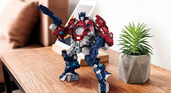 「G-SHOCK」が「トランスフォーマー」に変形　価格は2万9千円、本日昼から予約抽選開始 画像